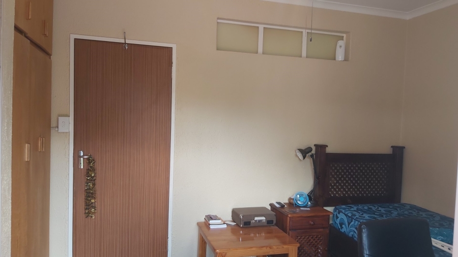 To Let 1 Bedroom Property for Rent in Langenhovenpark Free State